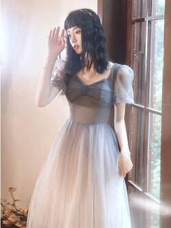 ชุดราตรี ชุดราตรีสวยหรู แบบ ทันสมัย Evening dress