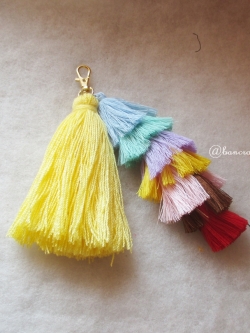 พวงกุญแจพู่เล็กพู่ใหญ่ tassels keychain เหลือง 6 นิ้ว