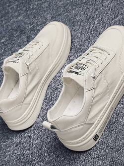 รองเท้าผ้าใบผู้ชาย