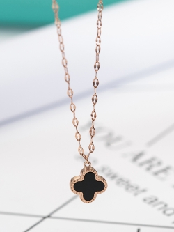 จี้ทองเล็กๆ