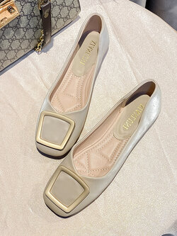 รองเท้าแฟชั่นผู้หญิงส้นเตี้ย ใส่สบาย มีขนาดให้สั่งซื้อ 35 36 37 38 39 40 สนใจทักแชท ฟรีค่าส่ง!