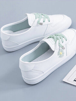 รองเท้าผ้าใบผู้หญิง