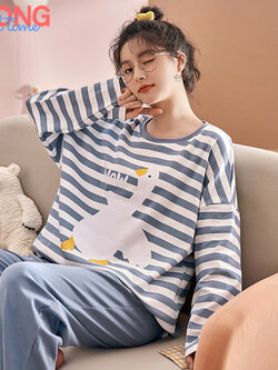 ชุดนอนผู้หญิง