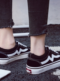 รองเท้าผ้าใบผู้หญิง รองเท้าผ้าใบแฟชั่น ผ้าใบแบบผูกเชือก มีไซส์ 35 36 37 38 39