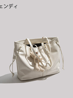 กระเป๋าสะพายข้างผู้หญิง กระเป๋าสะพายสไตล์เกาหลี By Japanese フェンディ authentic bag