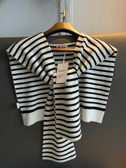 ผ้าพันคอ ผ้าคลุมไหล่ ไอเทมคู่ใจ ใส่ได้ทุกซีซั่น!