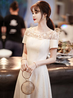 ชุดราตรี ชุดราตรีสวยหรู แบบ ทันสมัย Evening dress