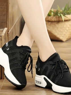 รองเท้าผ้าใบเสริมส้นสูงสไตล์เกาหลี