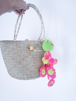 Bancrochet กระเป๋าสานกระจูดห้อยพวงกุญแจ grajood basket weave bags คละสี 7*10*7*12 นิ้ว