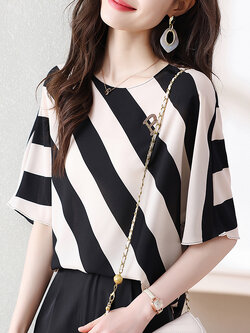 เสื้อเชิ้ตผู้หญิงแขนยาว เสื้อเชิ้ตผู้หญิงใส่ทํางาน 390 บาทต่อชิ้น ฟรีค่าจัดส่ง