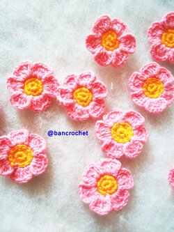 Bancrochet ดอกไม้ถักโครเชต์ crochet flowers ชมพูอมส้ม 3 cm