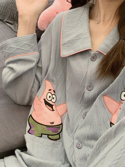 ชุดนอนผู้หญิง