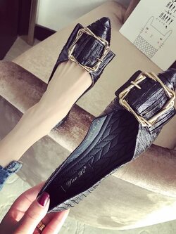 รองเท้าแฟชั่นผู้หญิงส้นเตี้ย ใส่สบาย มีขนาดให้สั่งซื้อ 35 36 37 38 39 40 สนใจทักแชท ฟรีค่าส่ง!