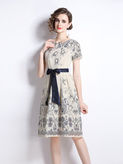 ชุดเดรสเรียบหรูดูแพง เดรสแบรนด์ DG Boutique