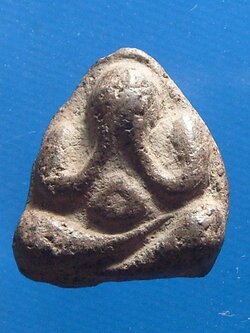 พระปิดตาหลังแบบจิ๋ว