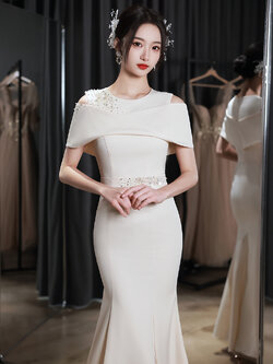 ชุดราตรี ชุดราตรีสวยหรู แบบ ทันสมัย Evening dress