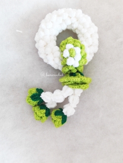 พวงมาลัยถักสีเขียว garland crochet