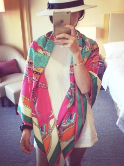 ผ้าพันคอแฟชั่น เลื่อนดูลายสีด้านล่าง เช็คสต็อกแบบสีที่ LINE:preorderdd