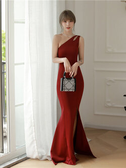 ชุดราตรี ชุดราตรีสวยหรู แบบ ทันสมัย Evening dress