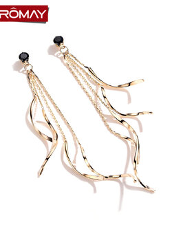 ต่างหู ตุ้มหูแฟชั่น By CAROMAY