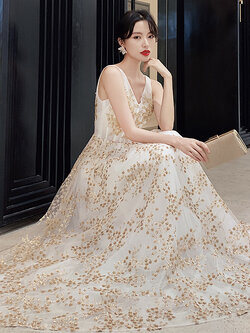 ชุดราตรี ชุดราตรีสวยหรู แบบ ทันสมัย Evening dress