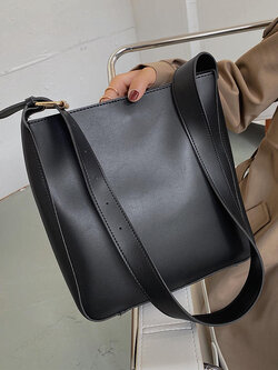 กระเป๋าสะพายไหล่