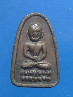 หลวงปู่ทวด หลังนางกวัก