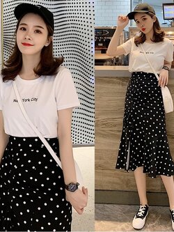 Set_bs1747 ชุดเซ็ท 2 ชิ้น(เสื้อ+กระโปรง) เสื้อยืดแขนสั้นสีขาวอกพิมพ์ลายตัวอักษรผ้าคอตตอนเนื้อดีนุ่มยืดหยุ่นสูง กระโปรงเอวสูงชายระบายลายจุดสีดำ ซิปหลัง มีซับใน ผ้าโพลีเนื้อดีเรียบสวยไม่ยับง่าย งานดีทรงดีลายสวย ดีเทลเก๋ๆ ดีงาม แมทช์ได้ลงตัว