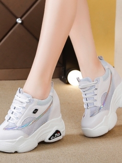 รองเท้าผ้าใบเสริมส้นสูง รองเท้าผ้าใบเสริมส้นสูงสไตล์เกาหลี ส่งฟรี EMS