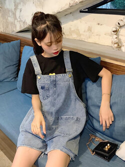 จั้มสูท ชุดเอี๊ยมกางเกง