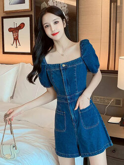 จั้มสูท ชุดเอี๊ยมกางเกง