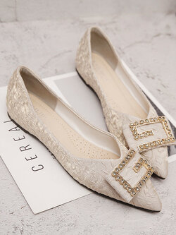 รองเท้าแฟชั่นผู้หญิงส้นเตี้ย ใส่สบาย มีขนาดให้สั่งซื้อ 35 36 37 38 39 40 สนใจทักแชท ฟรีค่าส่ง!