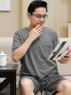 ชุดนอนผู้ชาย