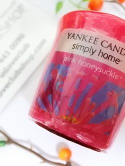 Yankee Candle / Samplers Votives 1.75 oz. (Pink Honeysuckle)