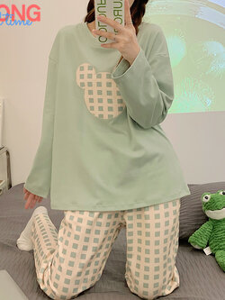 ชุดนอนผู้หญิง