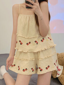 ชุดนอนผู้หญิง