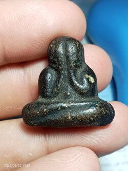 พระปิดตาเนื้อคลุกรัก