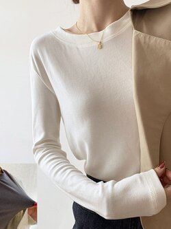 HEATTECH (ฮีทเทค คอกลม นุ่ม) เสื้อแขนยาว ใช้ใส่เพิ่มความอุ่นด้านใน กันหนาว ผ้ายืดหยุ่น ผ้าเนื้อนุ่ม