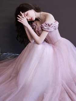 ชุดราตรี ชุดราตรีสวยหรู แบบ ทันสมัย Evening dress