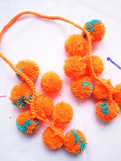 Bancrochet ปอมปอมห้อยกระเป๋า/ที่ห้อยกระเป๋าแฮนด์เมด Tassels keychain hanging for bags หลากสี 4 นิ้ว