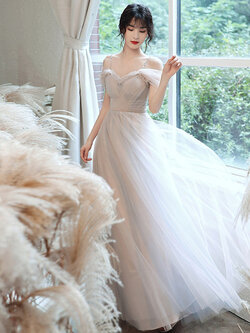 ชุดราตรี ชุดราตรีสวยหรู แบบ ทันสมัย Evening dress