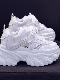 รองเท้าผ้าใบเสริมส้นสูง ไซต์35-39 สนใจทักแชท ฟรีค่าส่ง!