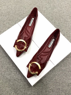 รองเท้าแฟชั่นผู้หญิงส้นเตี้ย ใส่สบาย มีขนาดให้สั่งซื้อ 35 36 37 38 39 40 สนใจทักแชท ฟรีค่าส่ง!