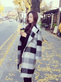 เสื้อโค้ทกันหนาว สไตล์ยุโรป ดีไซน์หรู ขนสังเคราะห์ บุซับในกันลม พร้อมส่งค่า same pic