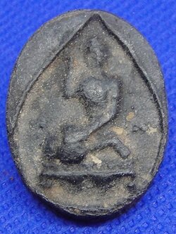 นางกวักเนื้อผงใบลานหลังยันต์