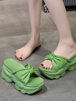 รองเท้าผ้าใบเสริมส้นสูง ไซต์35-39 สนใจทักแชท ฟรีค่าส่ง!