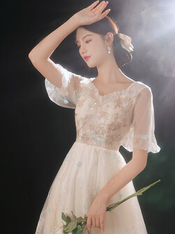 ชุดราตรี ชุดราตรีสวยหรู แบบ ทันสมัย Evening dress