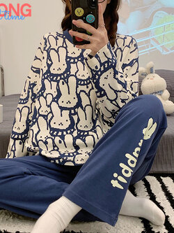 ชุดนอนผู้หญิง