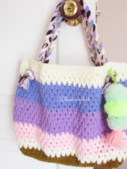 กระเป๋าถักโครเชต์ใบใหญ่สีหวานห้อยปอมปอมสีเขียว bag crochet