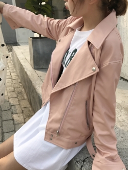 แจ็คเก็ตหนัง ทรงสวย งานคุณภาพดี เก๋ไก๋ พร้อมส่งเลยจ้า pink